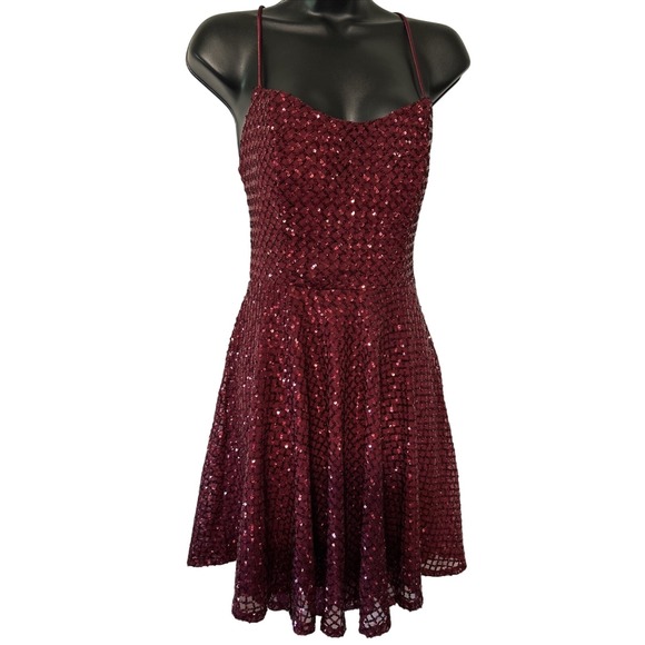 City Vibe Burgundy Sequin Lace Back Dress Junior's Size 9 - Picture 2 of 6
